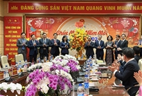 Đồng chí Trịnh Văn Quyết thăm và chúc mừng ngành y tế nhân kỷ niệm 71 năm Ngày Thầy thuốc Việt Nam
