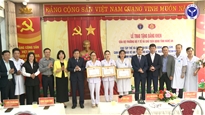 9 tập thể, cá nhân dũng cảm bảo vệ bệnh nhân tại Bệnh viện Sản Nhi Nghệ An được khen thưởng