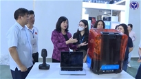 Bộ trưởng Đào Hồng Lan kiểm tra tiến độ triển lãm “Y tế Việt Nam - Hành trình 80 năm vì sức khỏe Nhân dân”