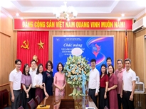 Thứ trưởng Bộ Y tế thăm, chúc mừng các cơ quan báo chí tại Hà Nội