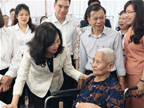 Mang y tế đến gần dân: Hàng nghìn người dân Hải Phòng được khám bệnh miễn phí