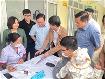 Bộ Y tế kiểm tra tiến độ chiến dịch tiêm vaccine phòng sởi tại Hà Nội