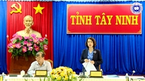 Thứ trưởng Nguyễn Thị Liên Hương làm việc tại Tây Ninh về công tác DSKHH Gia đình
