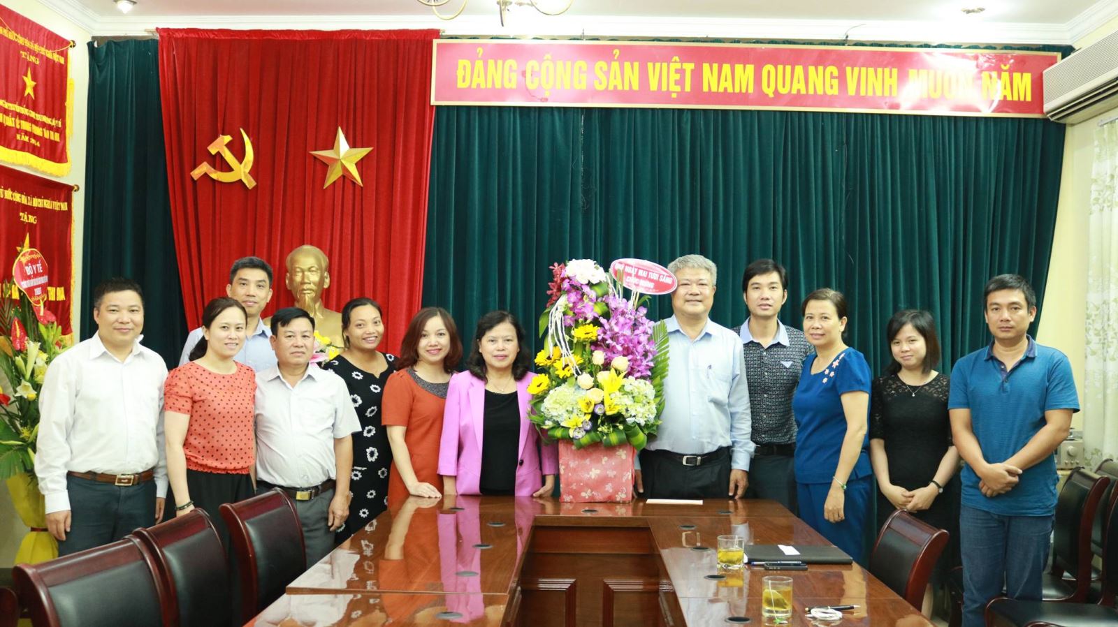 Một số đơn vị chúc mừng Trung tâm Truyền thông GDSK Trung ương nhân Ngày Báo chí Cách mạng Việt Nam