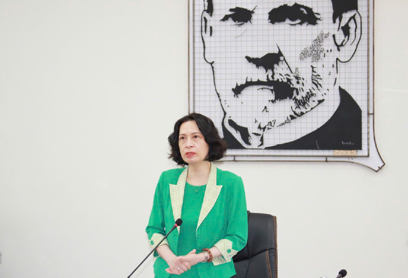 PGS.TS Nguyễn Thị Liên Hương, Thứ trưởng Bộ Y tế  phát biểu tại buổi làm việc.