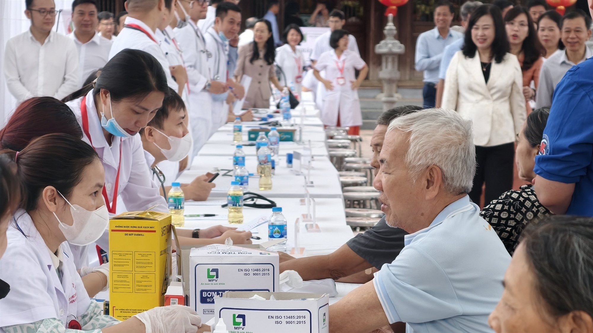 Khám bệnh miễn phí cho người dân Hải Phòng trong Chương trình “Vì một Việt Nam khỏe mạnh”