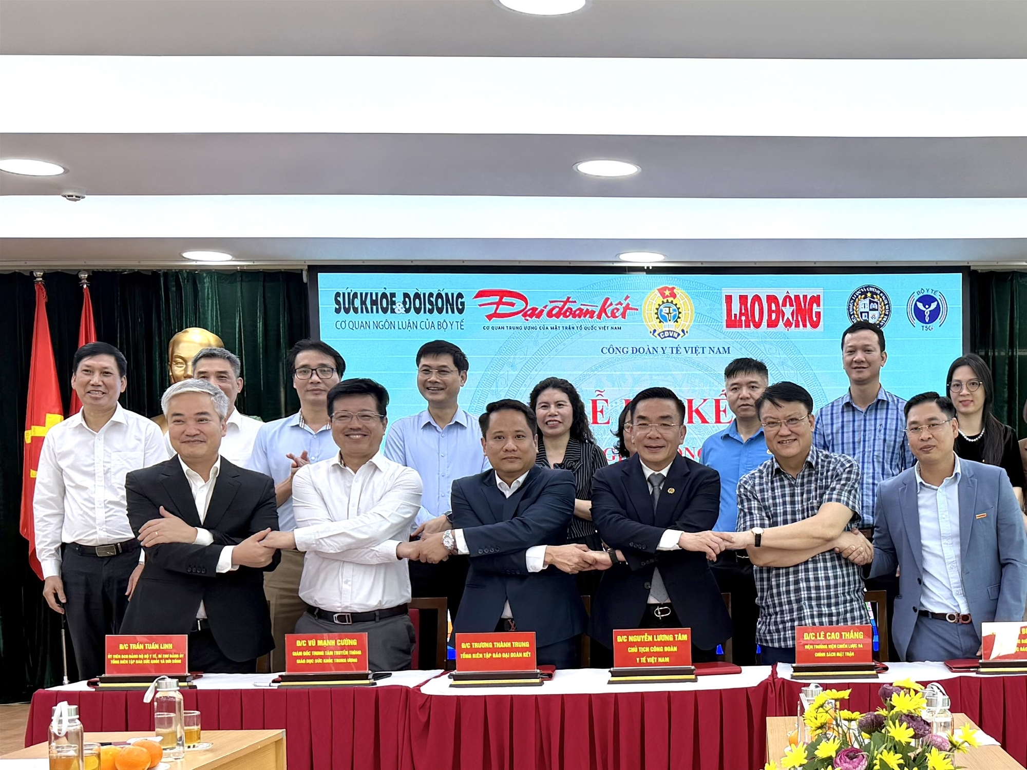 Lễ ký kết Chương trình phối hợp giữa Công đoàn Y tế Việt Nam với Báo Đại Đoàn kết, Báo Lao Động, Báo sức khỏe đời sống, Viện Chiến lược và Chính sách Mặt trận, Trung tâm Truyền thông - Giáo dục sức khỏe Trung ương thể hiện quyết tâm triển khai hiệu quả chương trình phối hợp giai đoạn 2026-2030.