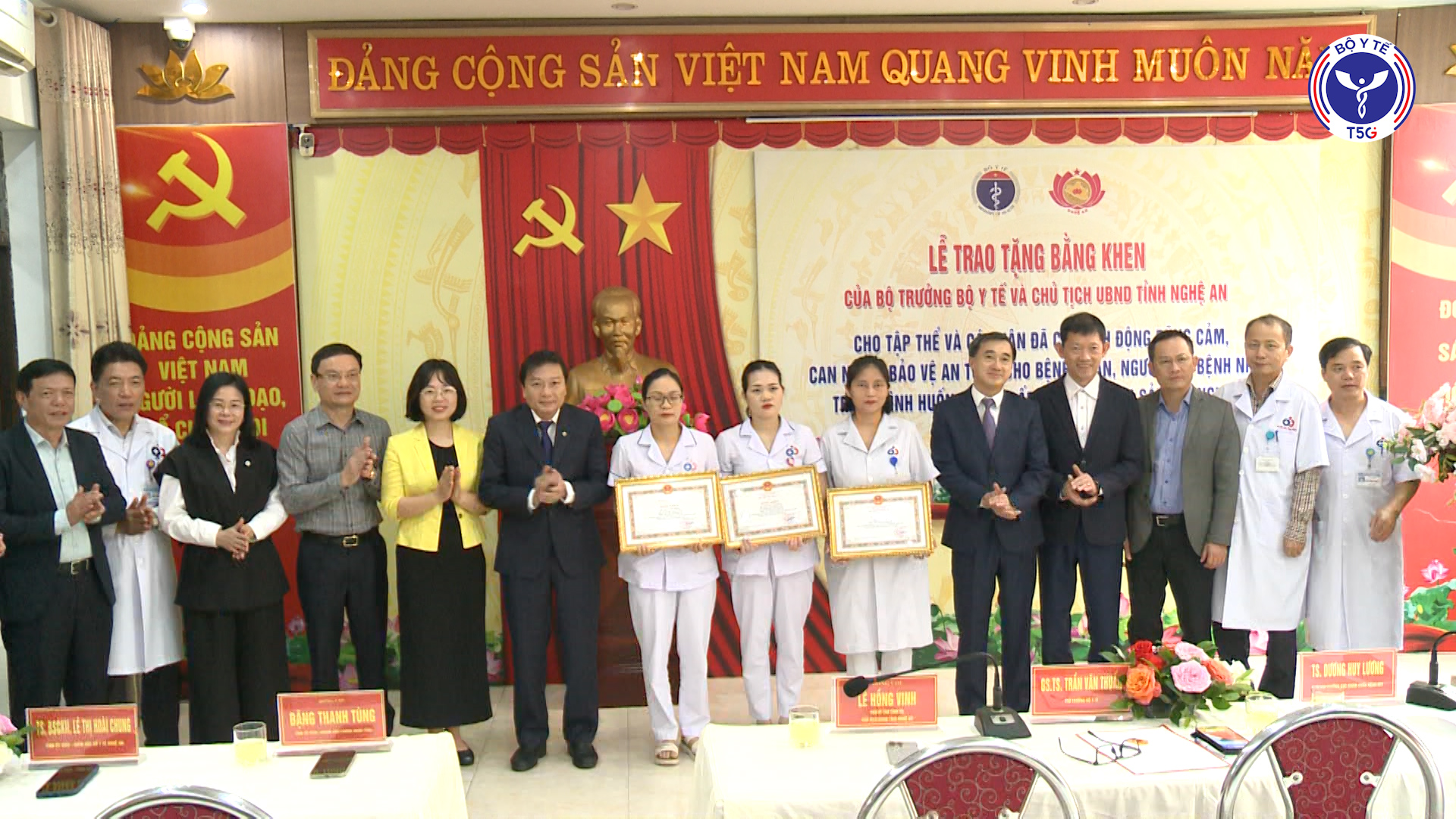 9 tập thể, cá nhân dũng cảm bảo vệ bệnh nhân tại Bệnh viện Sản Nhi Nghệ An được khen thưởng