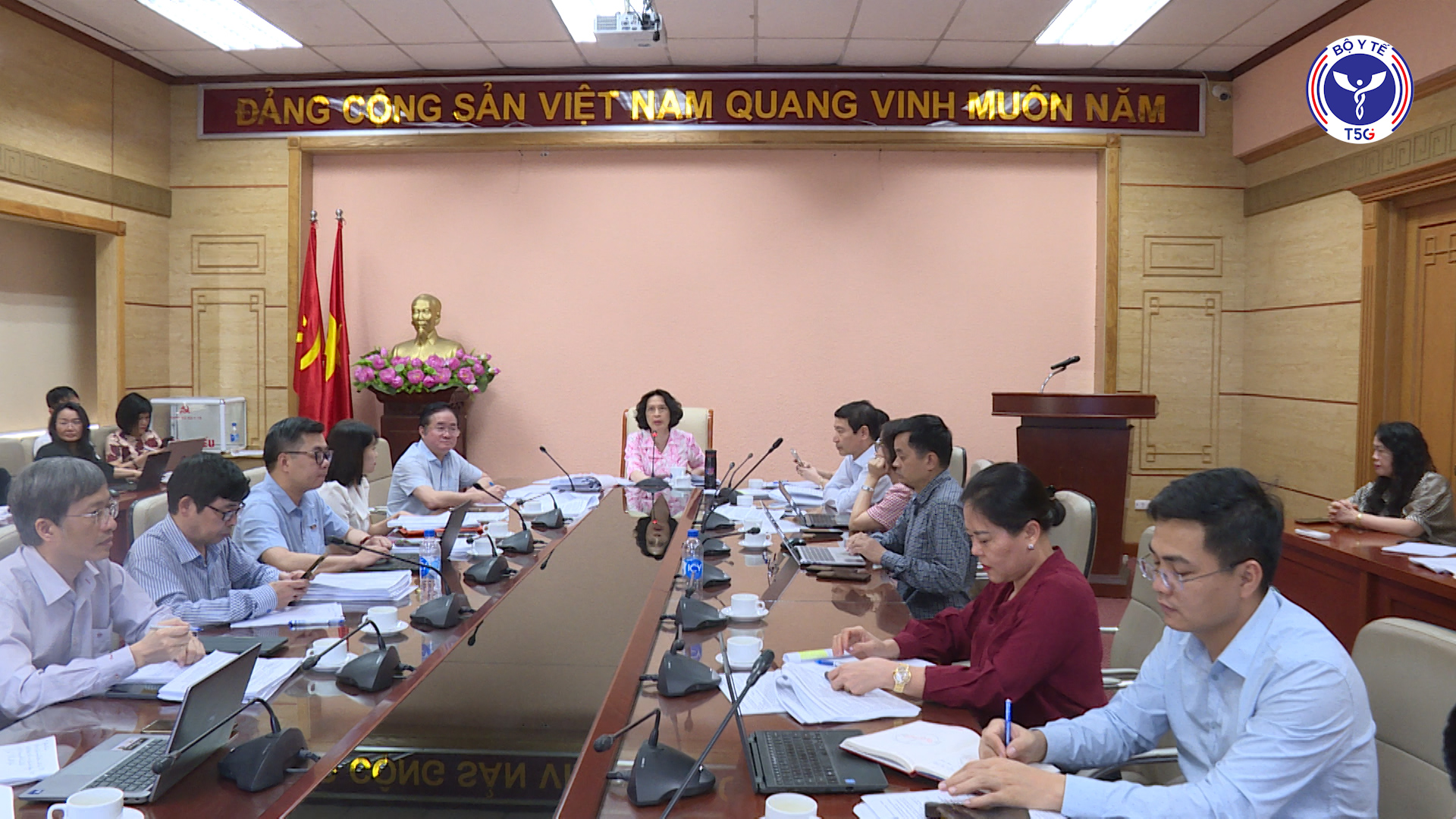 Khẩn trương hoàn thiện nghị định hướng dẫn Luật Phòng bệnh