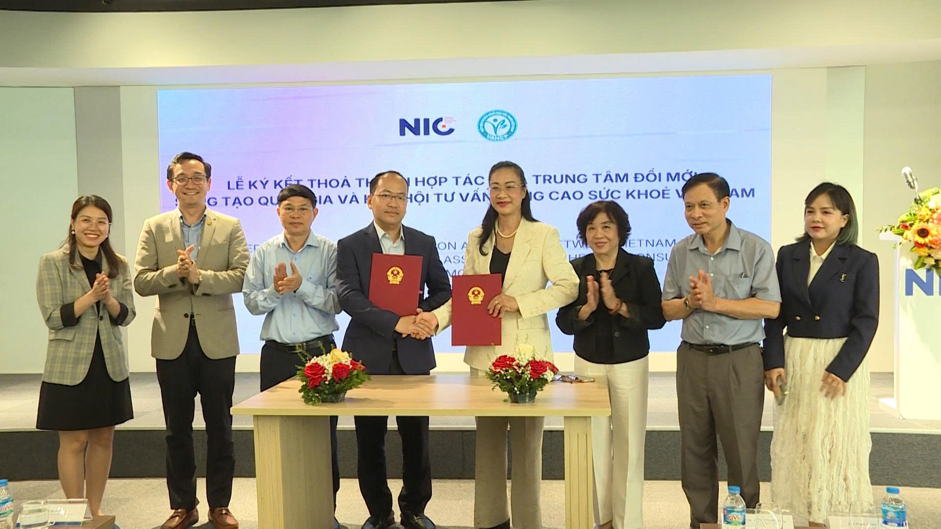 Ký kết hợp tác thúc đẩy đổi mới sáng tạo trong chăm sóc sức khỏe cộng đồng