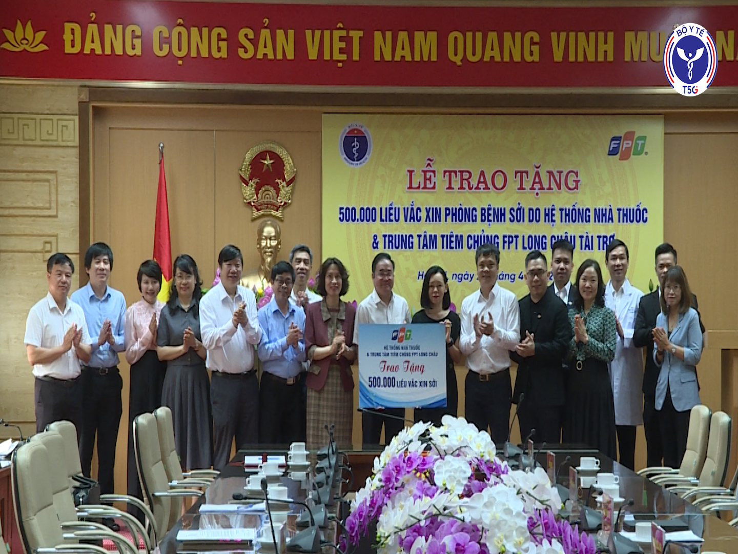Tập đoàn FPT tài trợ 500.000 liều vắc xin phòng bệnh sởi