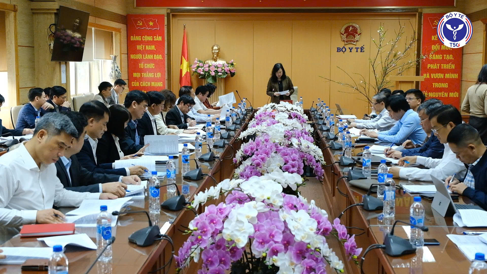 Bộ trưởng Đào Hồng Lan chủ trì họp xây dựng dự thảo Nghị định quy định chi tiết và hướng dẫn thi hành một số điều của Luật Phòng bệnh