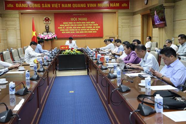 Đảng uỷ Bộ Y tế dự Hội nghị về phát triển kinh tế- xã hội, đảm bảo quốc phòng, an ninh vùng Bắc Trung Bộ và Duyên hải Trung Bộ đến năm 2030, tầm nhìn đến năm 2045