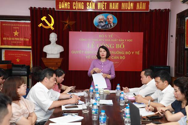 Thứ trưởng Bộ Y tế Nguyễn Thị Liên Hương làm việc với Công ty TNHH một thành viên Nhà xuất bản Y học 