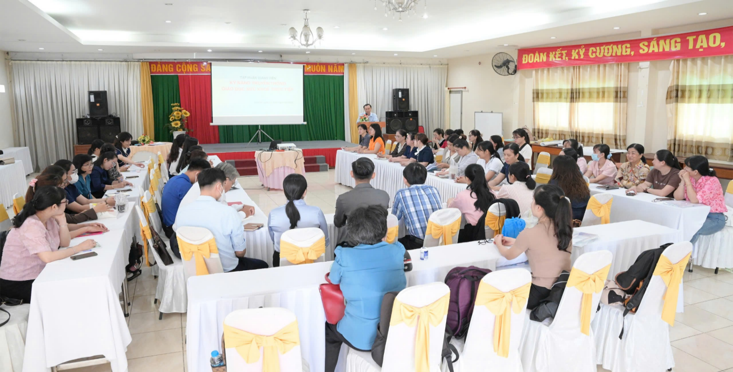 Tập huấn giảng viên “Kỹ năng truyền thông giáo dục sức khỏe trực tiếp” tại Long An