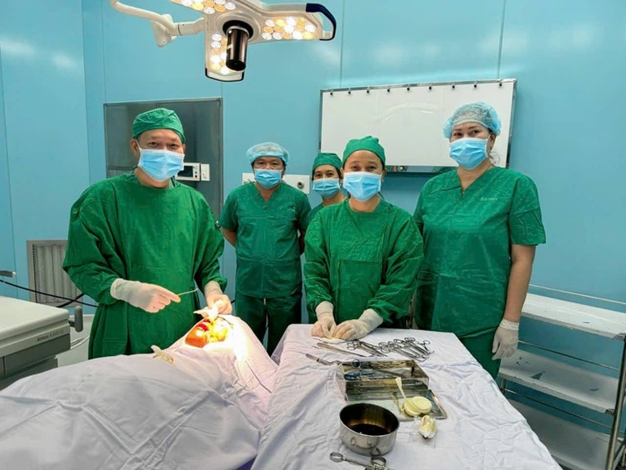 Ca phẫu thuật hàm mặt đầu tiên tại Côn Đảo trong chương trình luân phiên bác sĩ