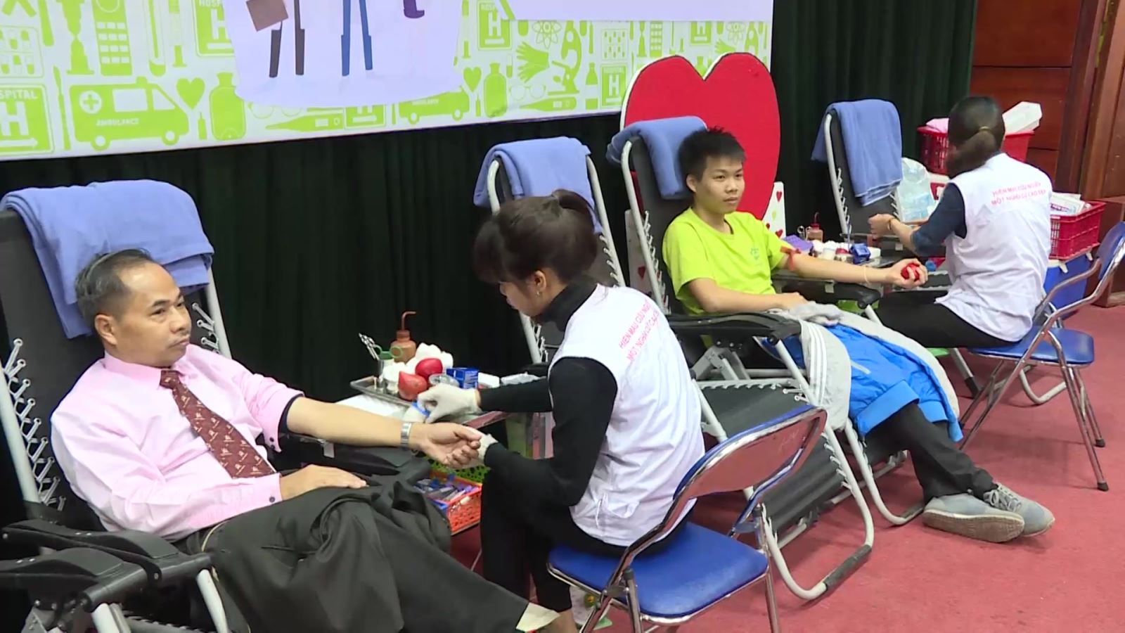 Ngày hội hiến máu tại Học viện Y dược học cổ truyền Việt Nam