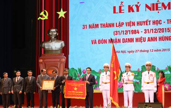 Viện Huyết học - Truyền máu Trung ương đón nhận danh hiệu Anh hùng Lao động