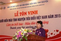 Tôn vinh 100 người hiến máu tiêu biểu Việt Nam năm 2015