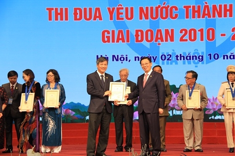 GS.TS.AHLĐ. Nguyễn Anh Trí được vinh danh là Công dân Thủ đô ưu tú 2015