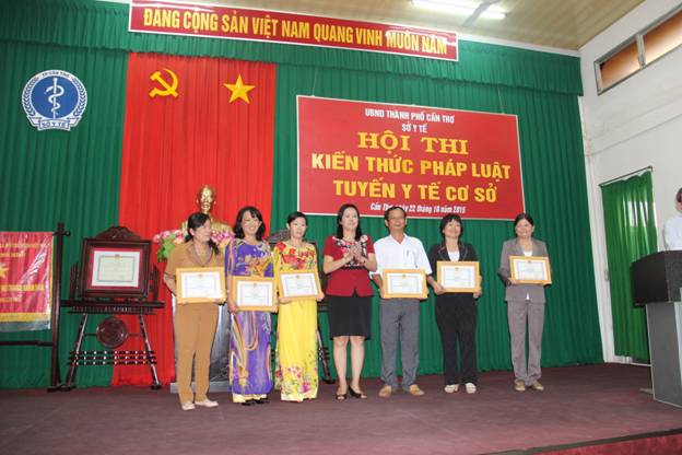Ngành Y tế Cần Thơ: Tổ chức hội thi kiến thức pháp luật cho trưởng trạm y tế