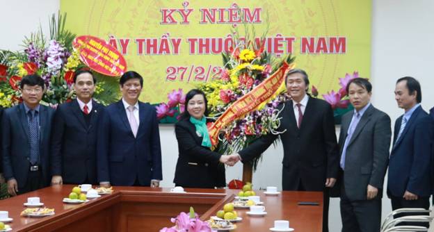 Thường trực Ban Bí thư Đinh Thế Huynh đến thăm, chúc mừng Bộ Y tế nhân Ngày thầy thuốc Việt Nam (27/2)