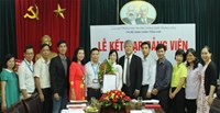 Chi bộ Hành chính tổng hợp và Chi bộ Giáo dục sức khỏe tổ chức Lễ kết nạp đảng viên mới