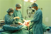 Bệnh viện Phụ Sản TP Cần Thơ: Phẫu thuật thành công trường hợp u nang buồng trứng nặng 4kg
