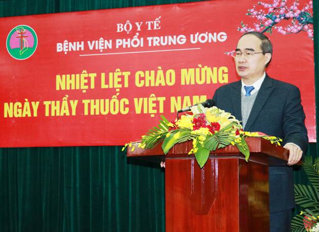 Đồng chí Nguyễn Thiện Nhân chúc mừng Bệnh viện Phổi Trung ương nhân Ngày Thầy thuốc Việt Nam