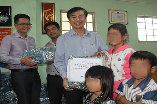Quỹ Toàn cầu Phòng chống HIV/AIDS, Quỹ Hỗ trợ người nhiễm HIV/AIDS tặng quà cho bệnh nhân HIV tỉnh Tây Ninh
