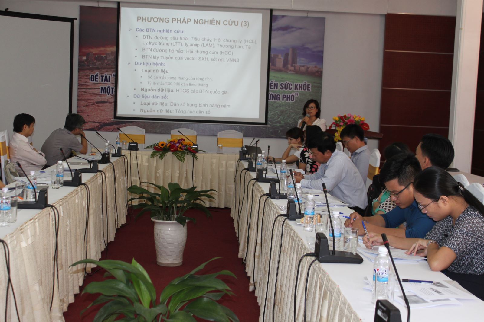 Hội thảo về nghiên cứu ảnh hưởng của biến đổi khí hậu đến sức khỏe một số cộng đồng dễ bị tổn thương ở Việt Nam 