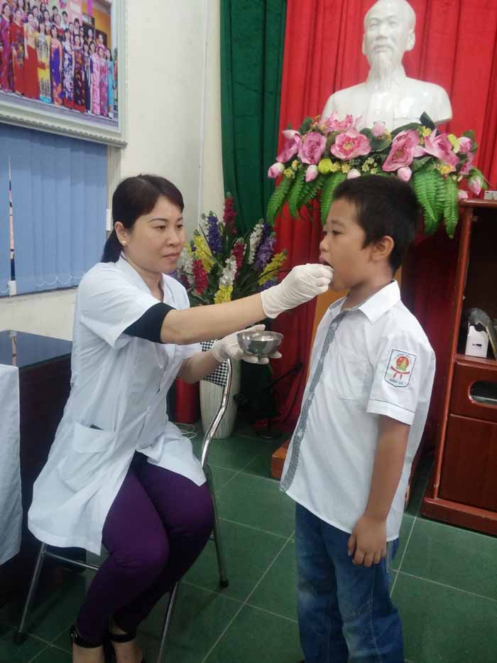 Bắc Ninh: 95.000 học sinh tiểu học được uống thuốc tẩy giun