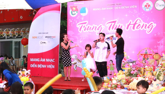 “Trung thu hồng” cho các bệnh nhân nhi