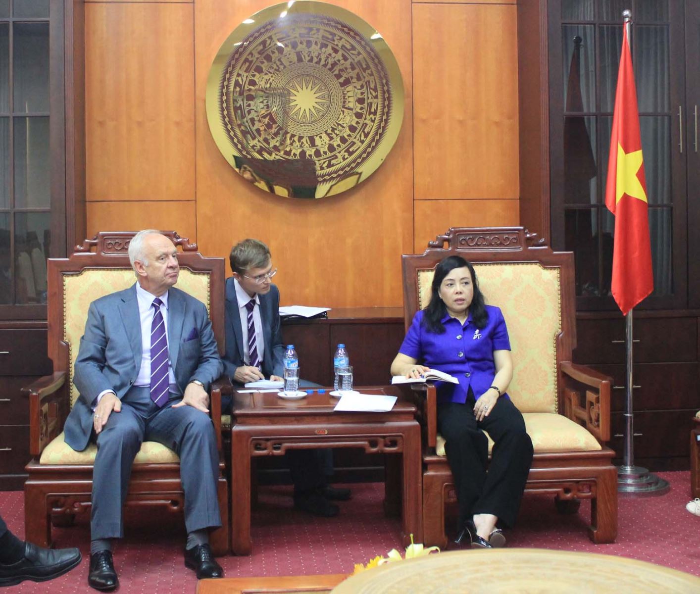 Bộ trưởng Bộ Y tế Nguyễn Thị Kim Tiến tiếp Đại Sứ đặc mệnh toàn quyền Liên bang Nga