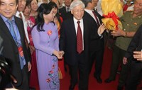 Tổng Bí thư Nguyễn Phú Trọng thăm gian trưng bày của Bộ Y tế