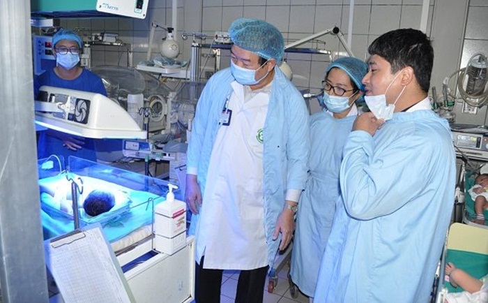 Bệnh viện Bạch Mai tập trung nguồn lực tối đa, quyết tâm cao nhất để chữa trị cho các bệnh nhi chuyển từ Bệnh viện Sản - Nhi Bắc Ninh