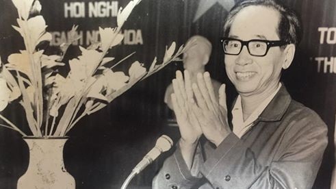 Giáo sư Hoàng Đình Cầu – Anh hùng trên mặt trận bảo vệ sức khỏe nhân dân