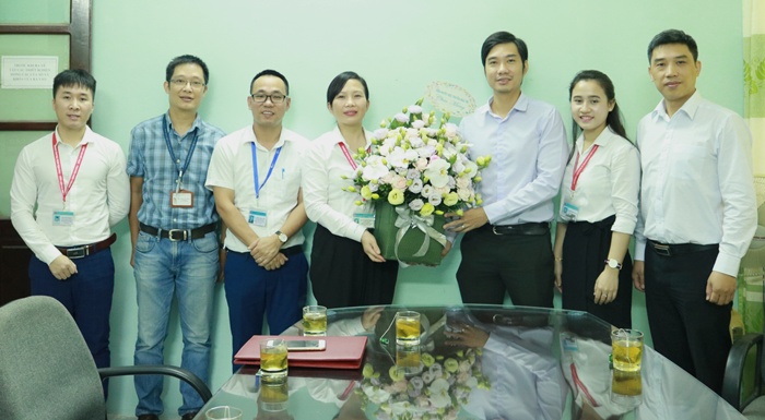 Viện Huyết học - Truyền máu Trung ương chúc mừng Trung tâm Truyền thông Giáo dục sức khỏe Trung ương nhân Ngày Báo chí Cách mạng Việt Nam