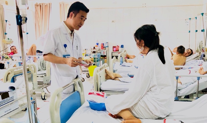 Bệnh viện Hữu Nghị Việt Đức cứu sống bệnh nhân nữ bị tai nạn lao động nguy kịch