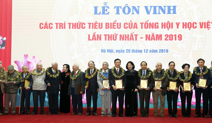 Tổng hội Y học Việt Nam tôn vinh trí thức tiêu biểu năm 2019