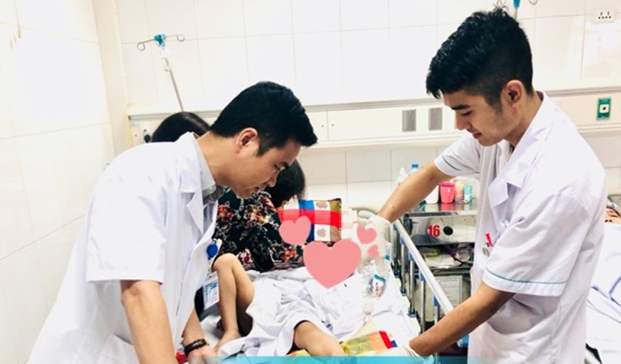 Bệnh viện Hữu Nghị Việt Đức nối thành công ngón út bàn chân trái bằng kỹ thuật vi phẫu cho bệnh nhi 6 tuổi