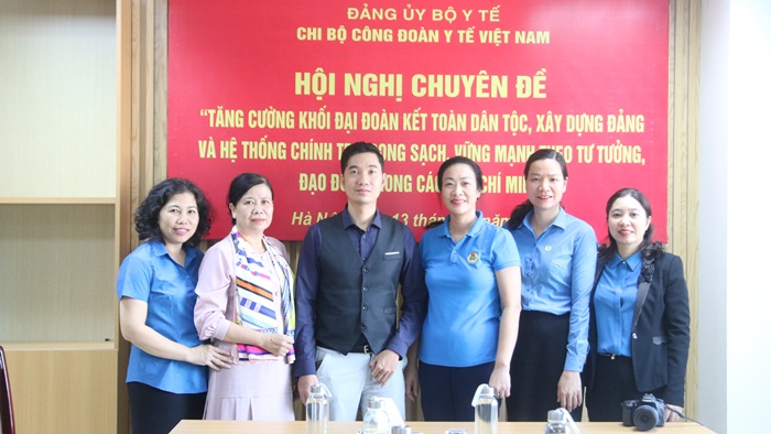 Trung tâm Truyền thông Giáo dục sức khỏe Trung ương làm việc với Công đoàn Y tế Việt Nam về việc phối hợp truyền thông về phong trào CNVCLĐ ngành Y tế trên Trang tin điện tử Trung tâm giai đoạn 2020-2023
