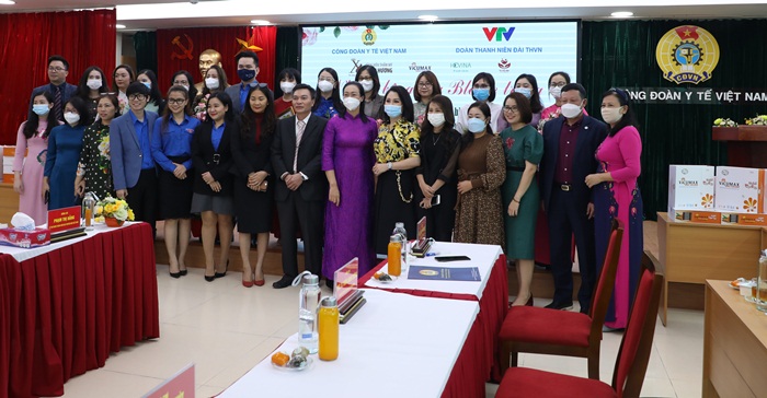 Công đoàn Y tế Việt Nam tôn vinh những tấm gương nữ y, bác sĩ tiêu biểu trên tuyến đầu chống dịch COVID - 19