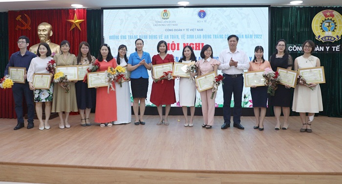 Công đoàn Y tế Việt Nam biểu dương công chức, viên chức, lao động giỏi ngành Y tế năm 2022