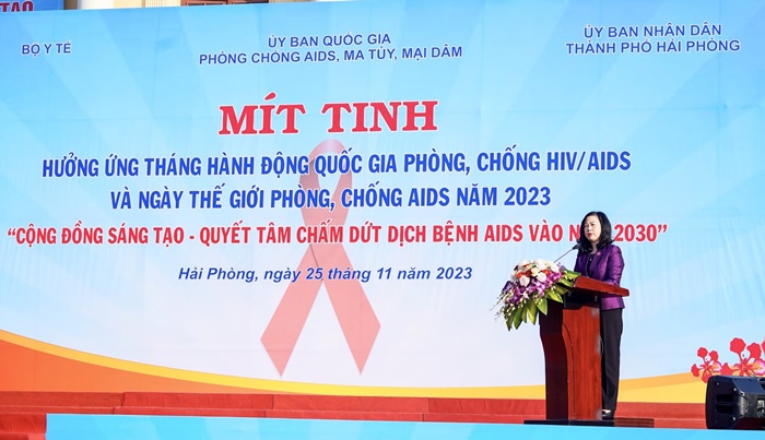 Bộ trưởng Bộ Y tế Đào Hồng Lan: Mỗi người hãy cùng góp sức vào công cuộc chấm dứt bệnh AIDS