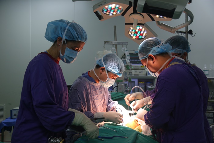 Liên tục trong 24 giờ diễn ra 02 ca lấy mô, tạng từ người chết não tại Bệnh viện Hữu nghị Việt Đức mang lại sự sống cho 8 người