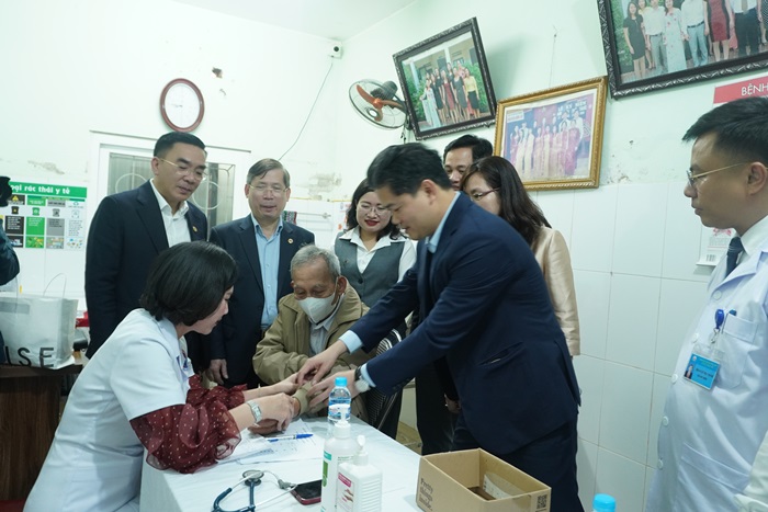 Thứ trưởng Thường trực Bộ Y tế Vũ Mạnh Hà làm việc tại Hà Tĩnh