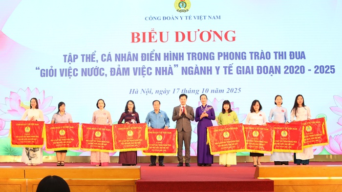9 tập thể, 115 cá nhân được biểu dương trong phong trào “Giỏi việc nước - Đảm việc nhà” 