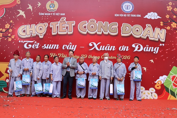 Chợ Tết Công đoàn - Xuân 2026, người bệnh được mua hàng giá 0 đồng