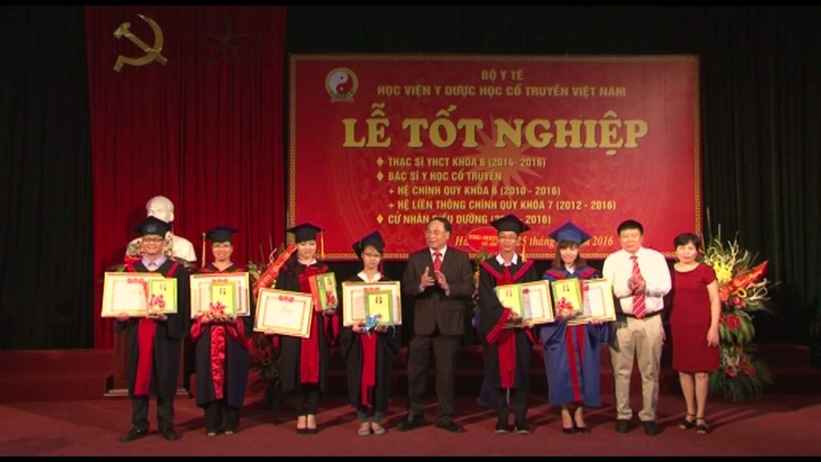 Lễ tốt nghiệp năm 2016 của Học viện Y Dược học cổ truyền Việt Nam